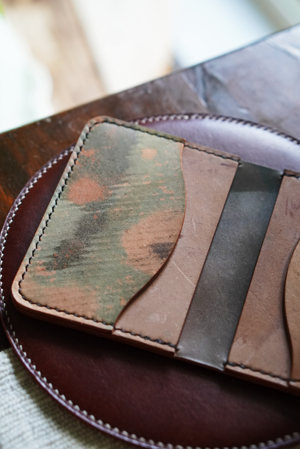 Nami Minimalist Bifold - Horween
