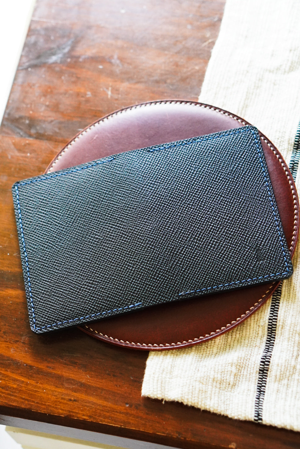 Nami Minimalist Bifold - Pueblo and Hatch
