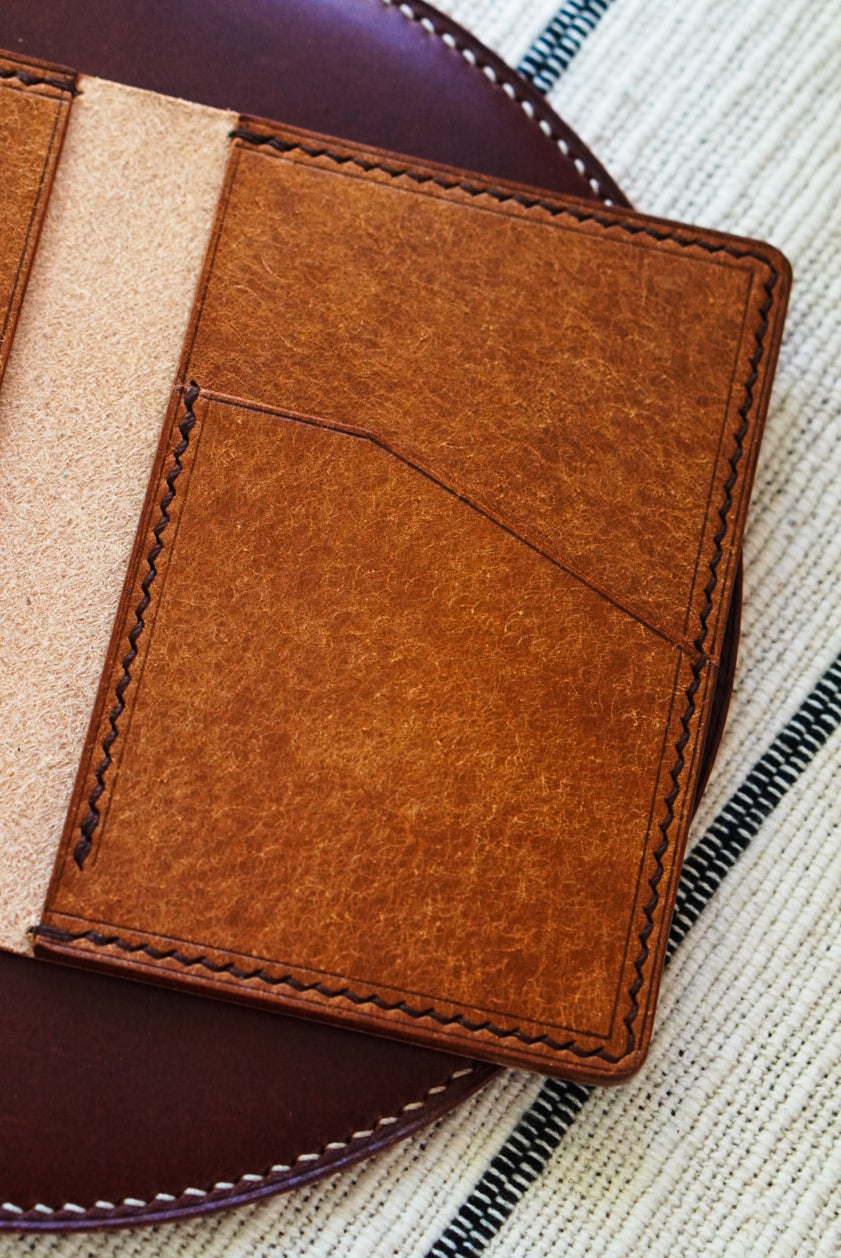 Nami Minimalist Bifold - Pueblo and Minerva