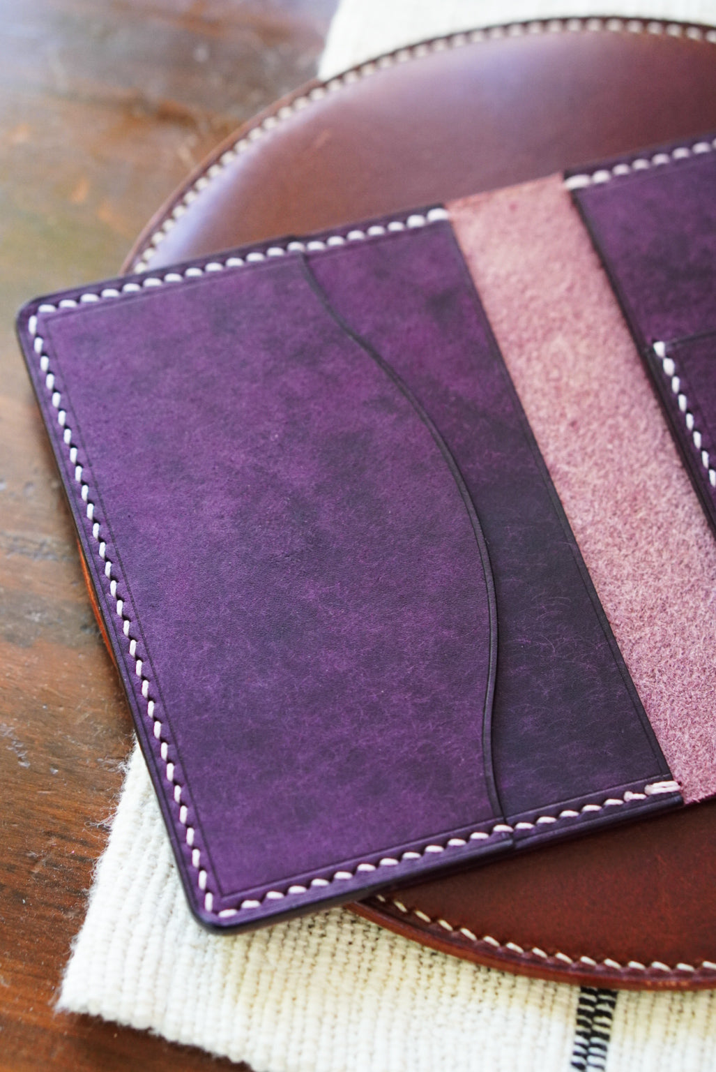 Nami Minimalist Bifold - Pueblo and Minerva