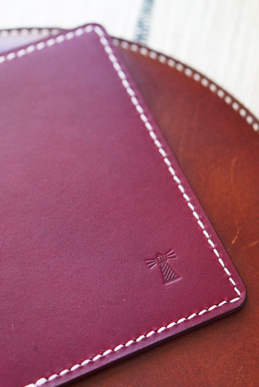 Nami Minimalist Bifold - Pueblo and Minerva