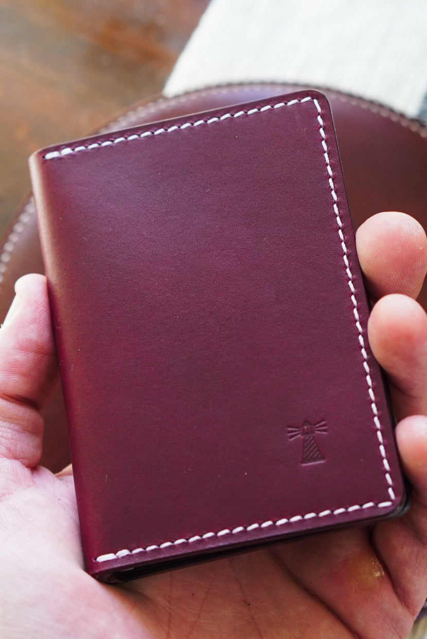 Nami Minimalist Bifold - Pueblo and Minerva