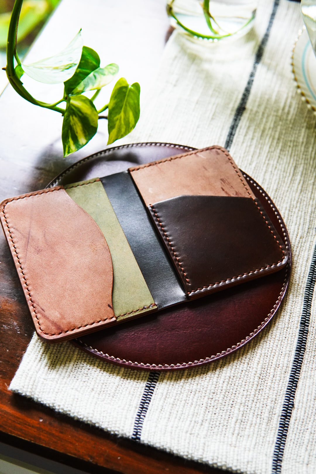 Nami Minimalist Bifold - Horween