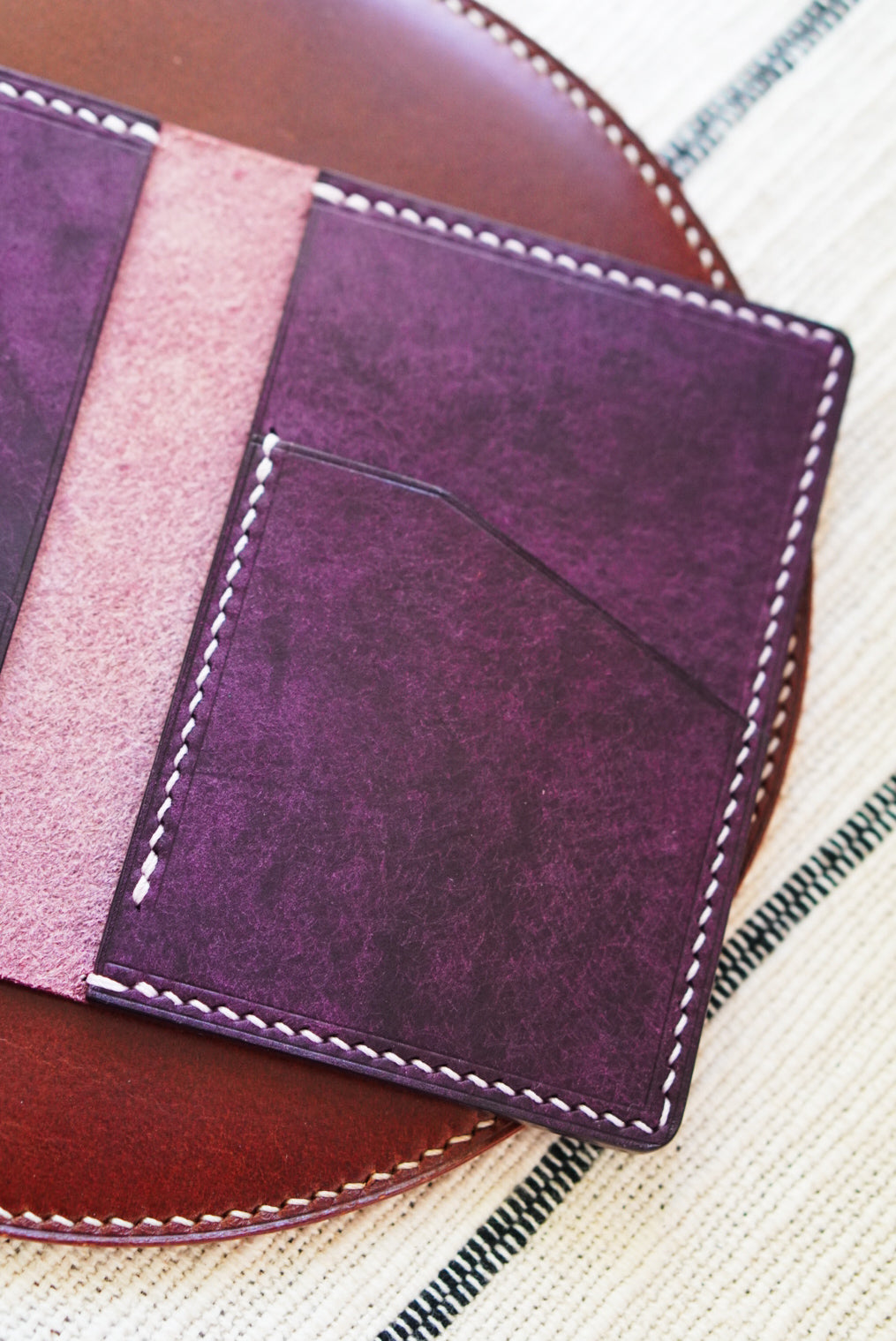 Nami Minimalist Bifold - Pueblo and Minerva