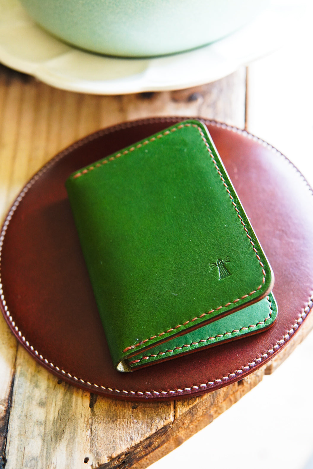 Nami Minimalist Bifold - Pueblo and Minerva