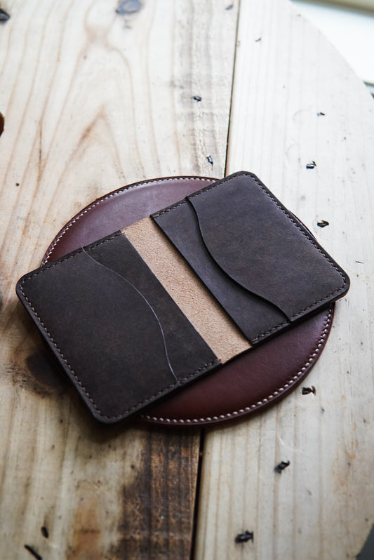 Nami Minimalist Bifold - Pueblo and Minerva