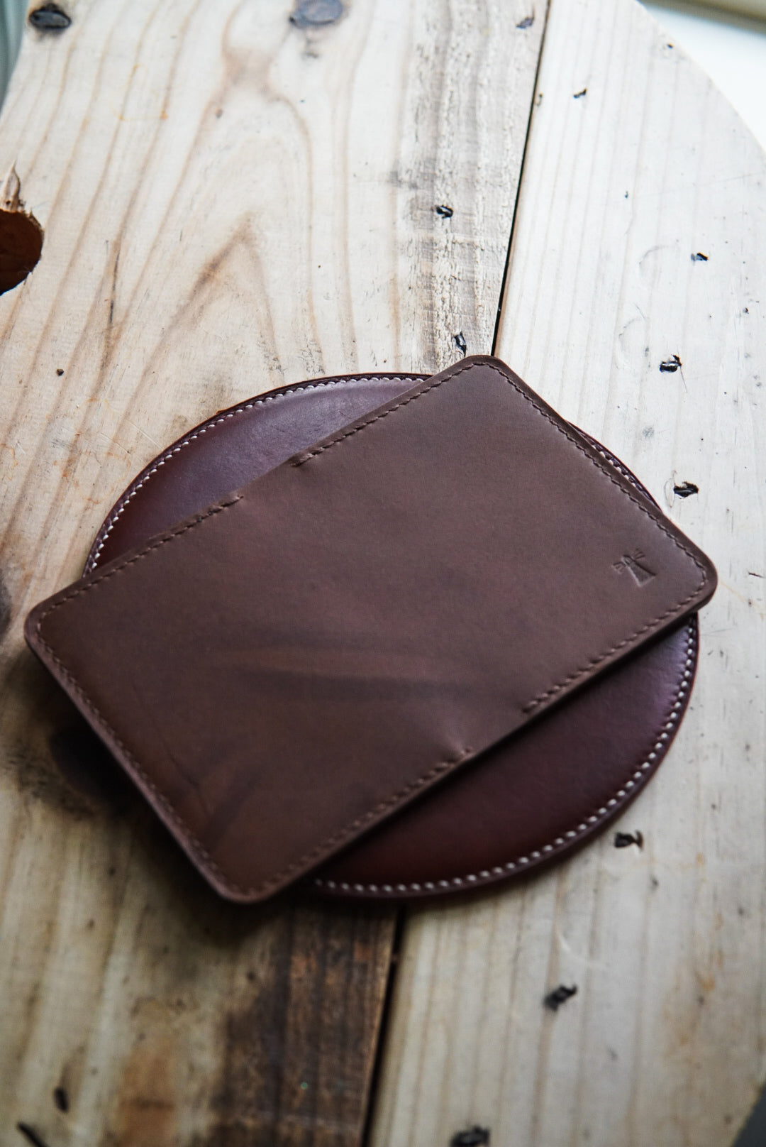 Nami Minimalist Bifold - Pueblo and Minerva