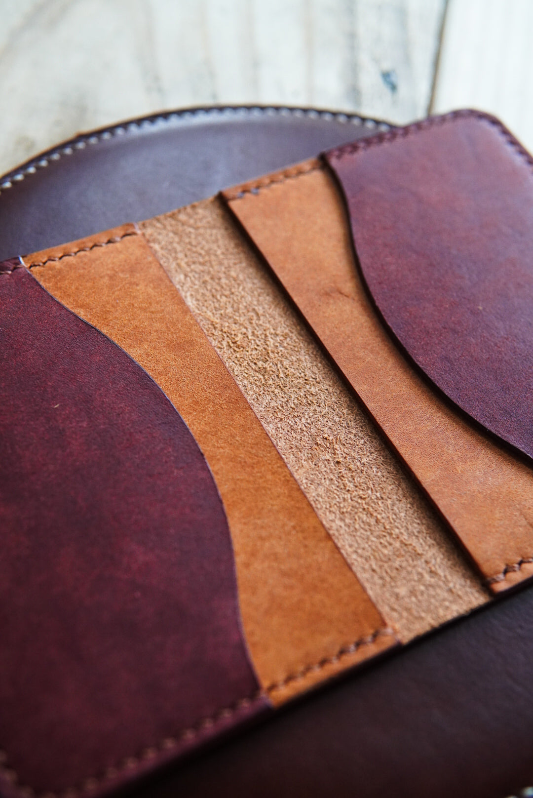 Nami Minimalist Bifold - Buttero and Pueblo