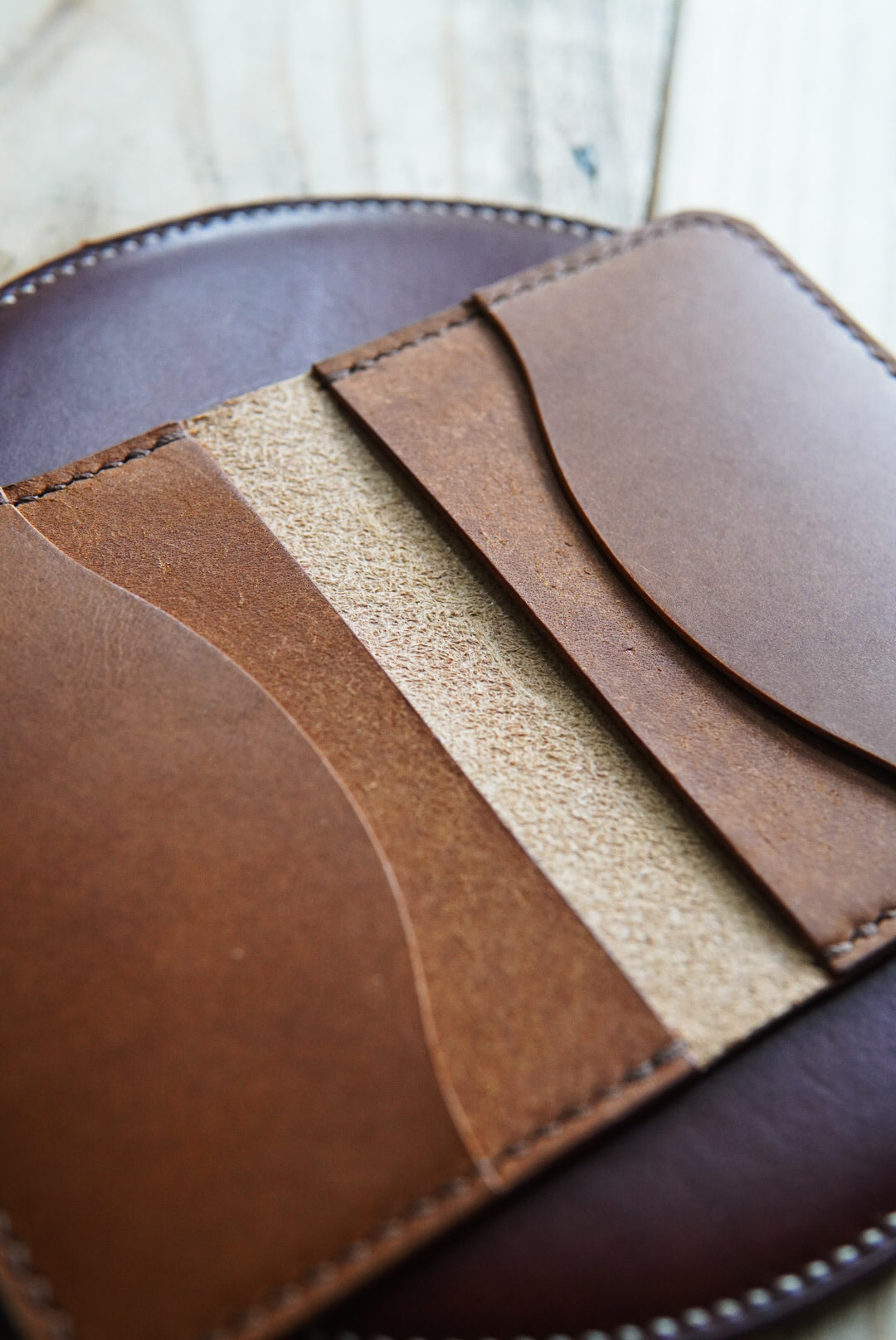 Nami Minimalist Bifold - Buttero and Pueblo