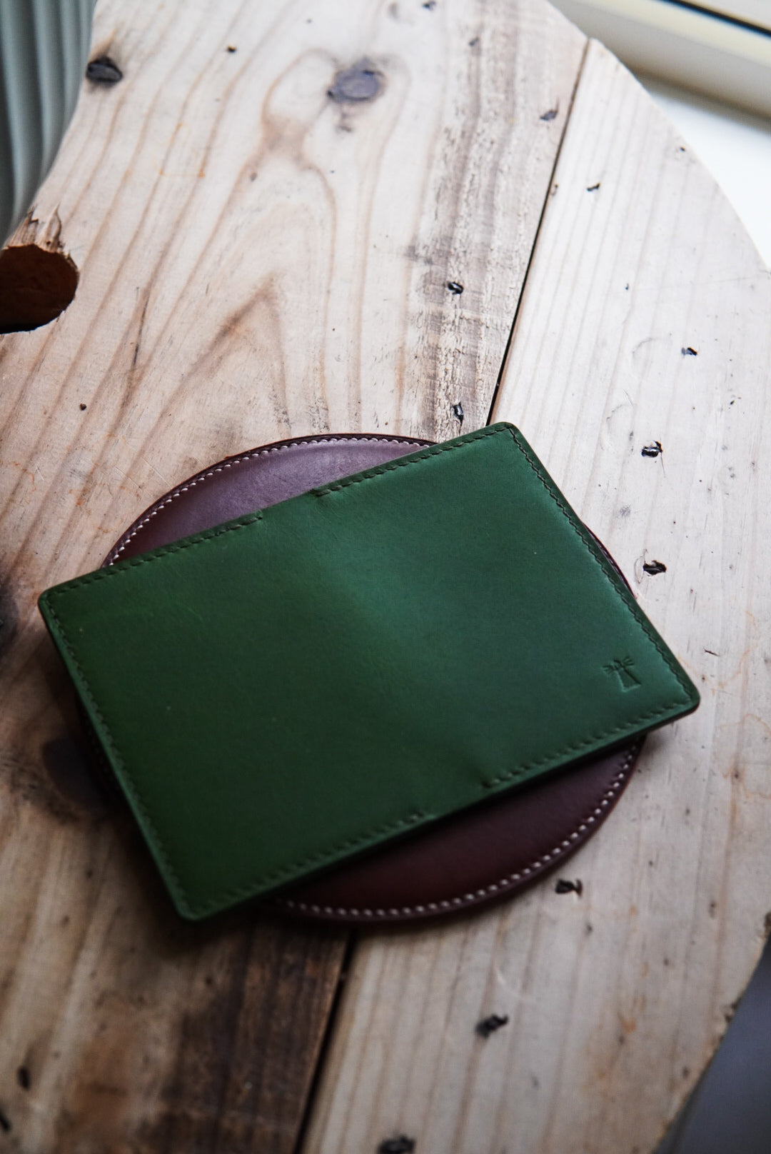 Beacon Vertical Bifold - Butter and Pueblo