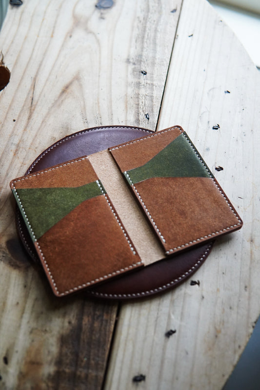 Beacon Vertical Bifold - Butter and Pueblo
