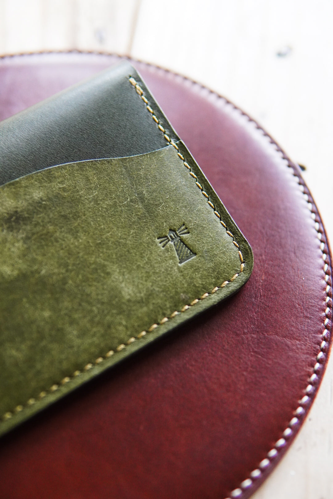 The Keeper - single snap card wallet