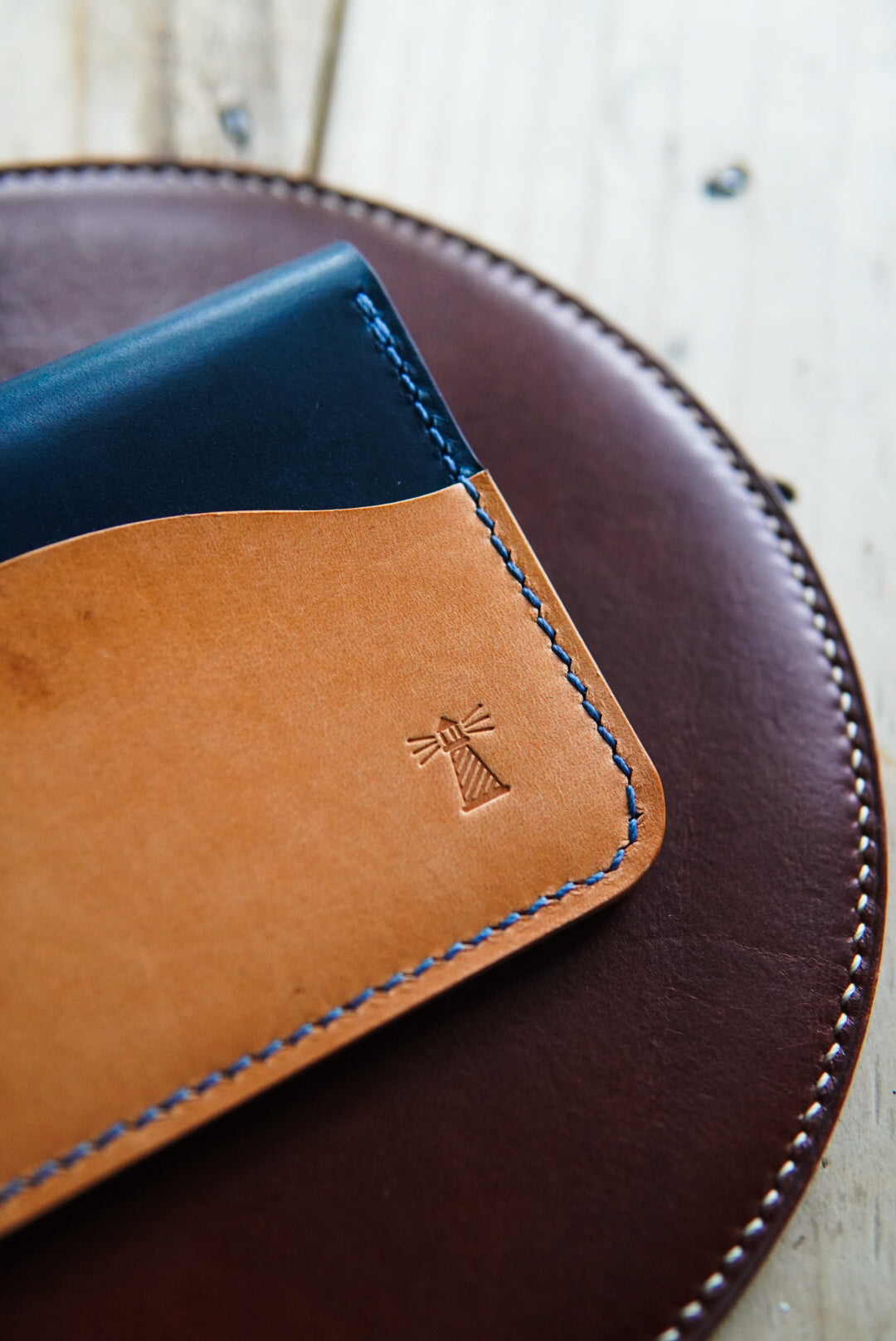 The Keeper - single snap card wallet