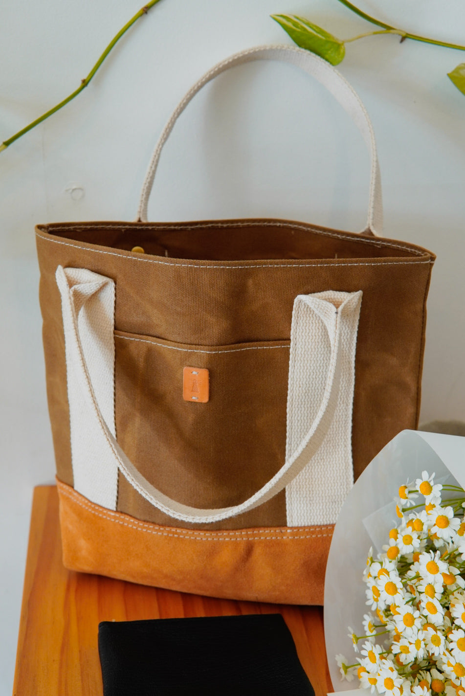 Lightkeeper Tote