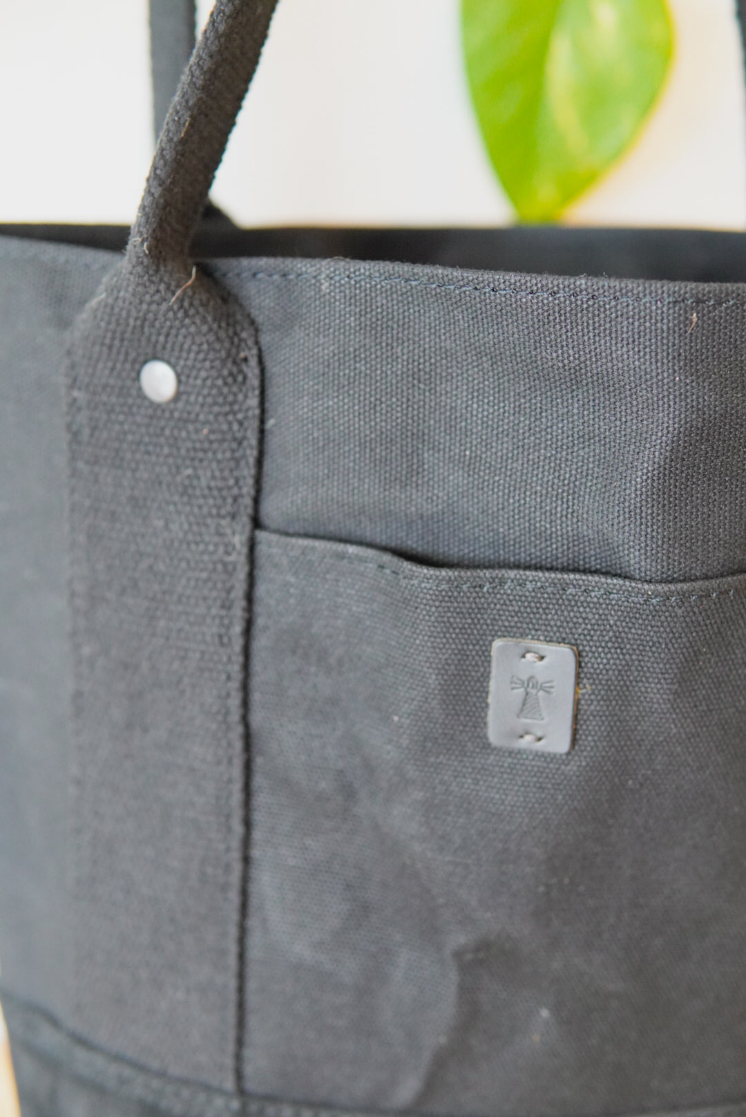 Lightkeeper Tote - Black