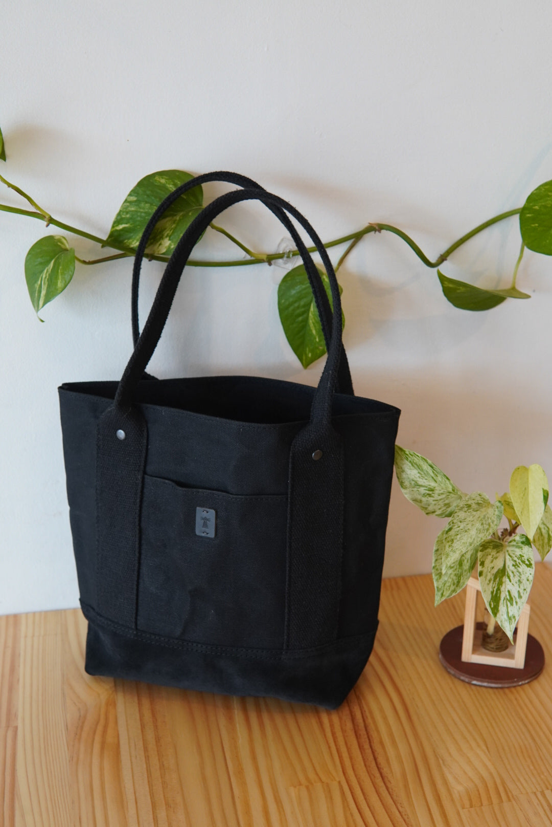 Lightkeeper Tote - Black