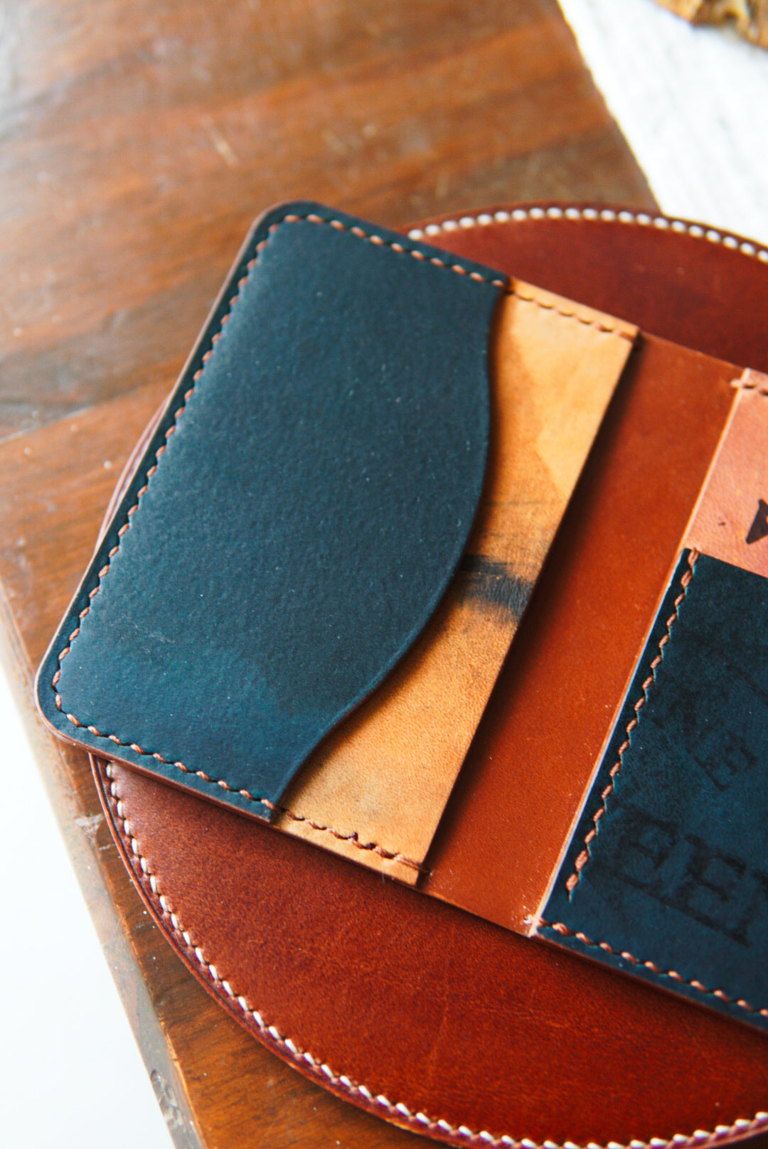 Nami Minimalist Bifold - Horween Reverse Amaretto